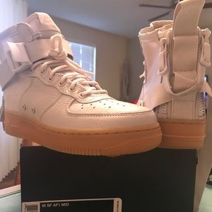 Women’s Nike SF Air Force 1 Mid